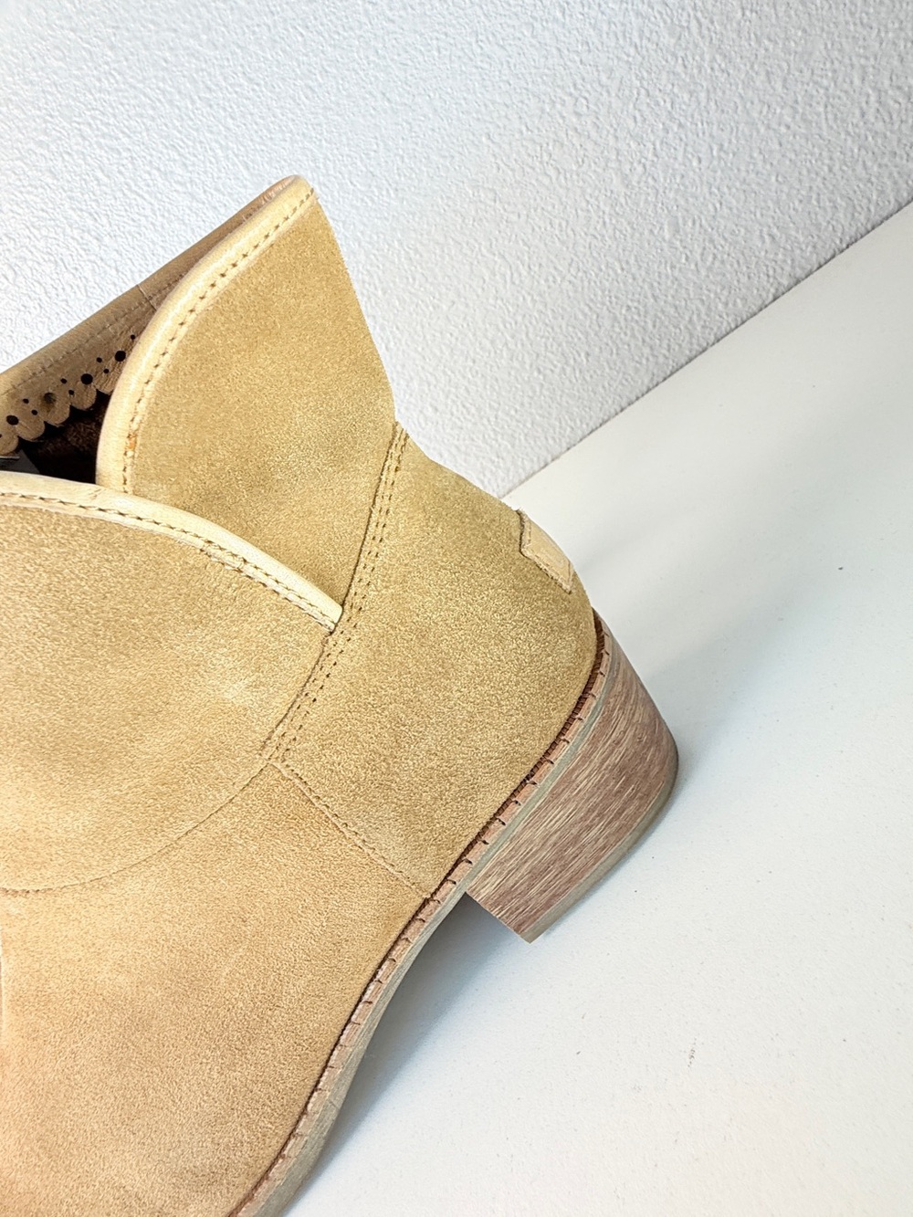 UGG Suede Ankle Boots Womens 11 Tan Block Heel Comfort Booties Winter Boots Cute - Picture 14 of 15